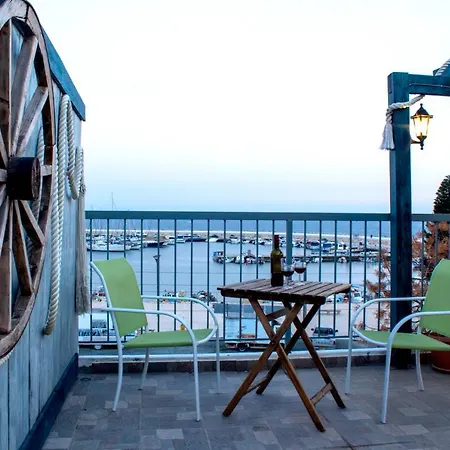 Penthouse With Roof Garden In Zygi Village Marina *