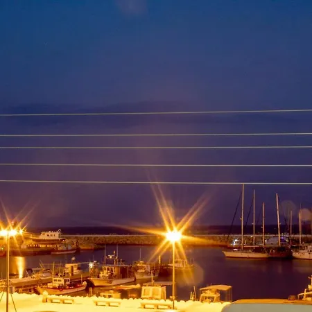 Penthouse With Roof Garden In Zygi Village Marina