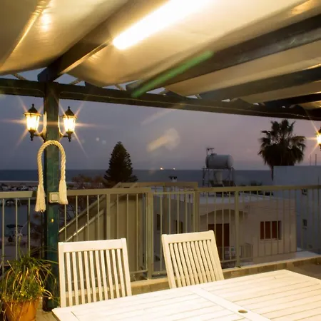 Penthouse With Roof Garden In Zygi Village Marina *