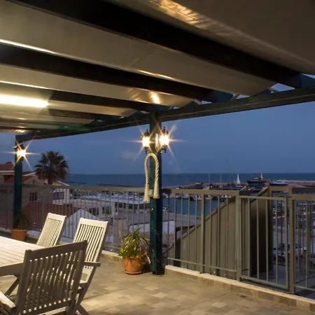 Penthouse With Roof Garden In Zygi Village Marina *