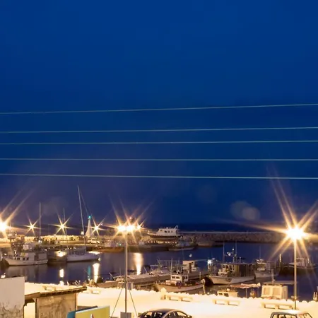 Penthouse With Roof Garden In Zygi Village Marina