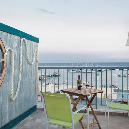 Penthouse With Roof Garden In Zygi Village Marina Larnaca