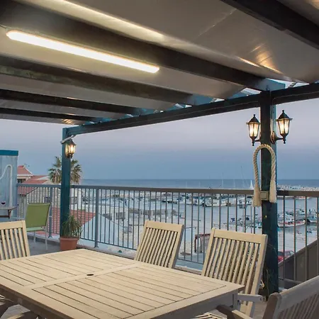 Penthouse With Roof Garden In Zygi Village Marina