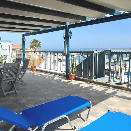 Penthouse With Roof Garden In Zygi Village Marina